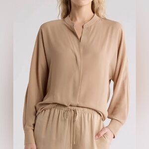 Vince Silk Top Size Small